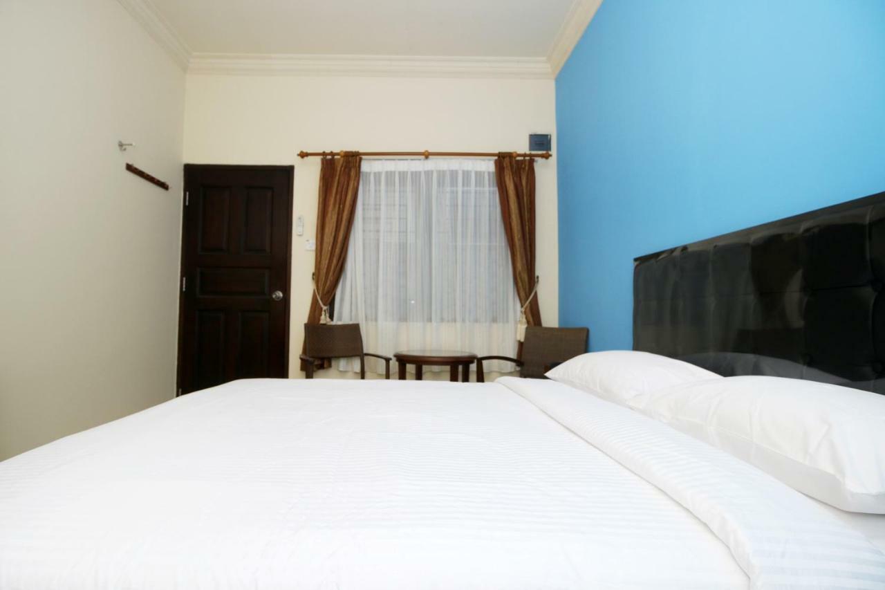 Safina Inn Syariah Sekupang Batam Екстериор снимка