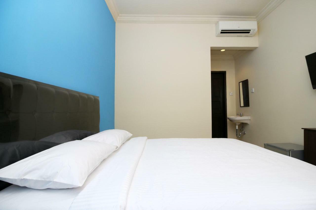 Safina Inn Syariah Sekupang Batam Екстериор снимка
