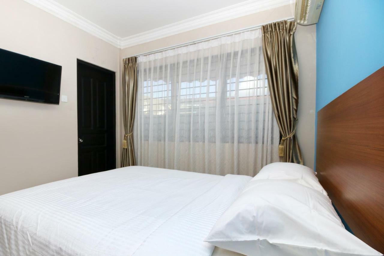 Safina Inn Syariah Sekupang Batam Екстериор снимка