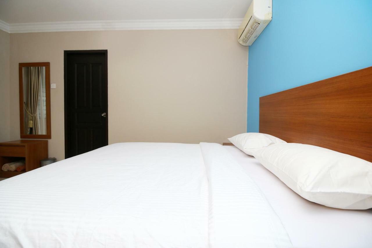Safina Inn Syariah Sekupang Batam Екстериор снимка